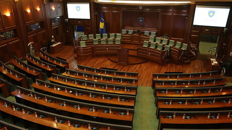 Не раде, али зарађују папрено: Колико је милиона Приштина издвојила за посланичке плате