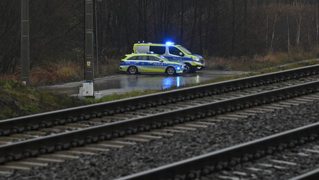 Туск: Украјинци извели диверзију на прузи ка Украјини у Пољској