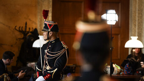 Макрон се припрема да поново уведе добровољну војну службу