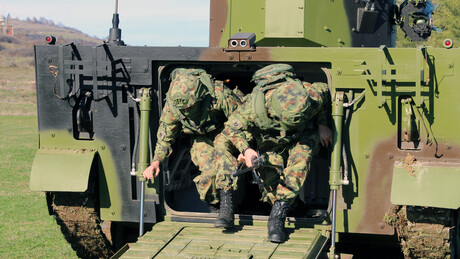 У току обука Војске Србије на модернизованим борбеним возилима пешадије