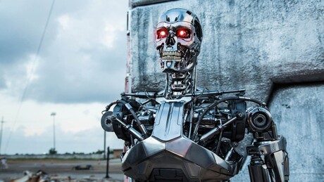 Терминатор 2.0: Џејмс Камерон сматра да ће АИ довести до апокалипсе коју ће предводити роботи