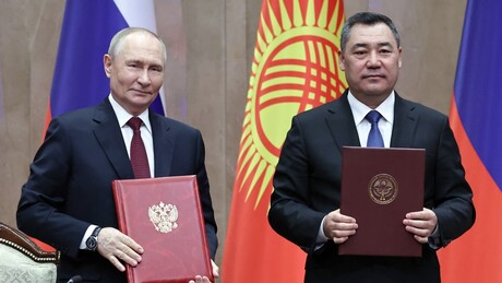 Jače strateško partnerstvo: Putin i Žaparov razmenili potpisana dokumenta