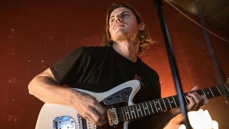 Слава може имати неочекивано високу цену - скраћује живот музичара колико и повремено пушење