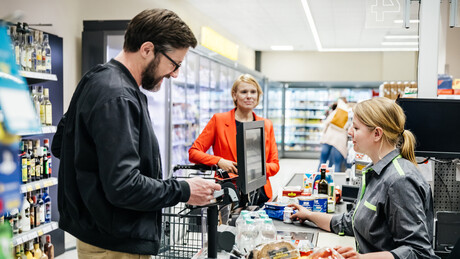 Профит велик, а плате радника мале: Да ли ће марже трговцима помрсити рачуне