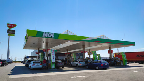 Budimpešta: MOL pregovara o kupovini udela u Naftnoj industriji Srbije