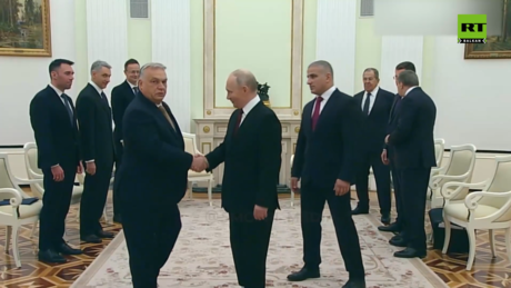 Путин и Орбан у Москви: Мађарска спремна да обезбеди платформу за мировне преговоре