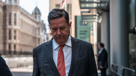 Амерички регулатори истражују наводе о подршци банкара Епстину