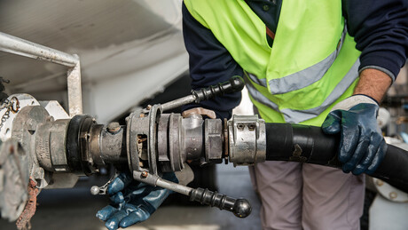 Потпредседник руске владе: Мађарска би могла да купи удео руских нафтних компанија под санкцијама