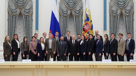 Путин са младим научницима: Наука, спорт и уметност треба да буду изван политике