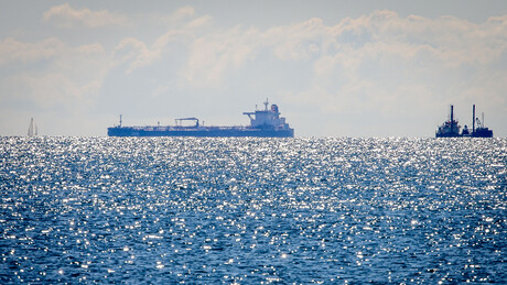 Експлозије на два танкера код Босфора: Сумња се на мине, постоји опасност од потонућа