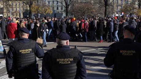 Инциденти на антифашистичким скуповима у Хрватској – реаговала полиција, има ухапшених (ВИДЕО)