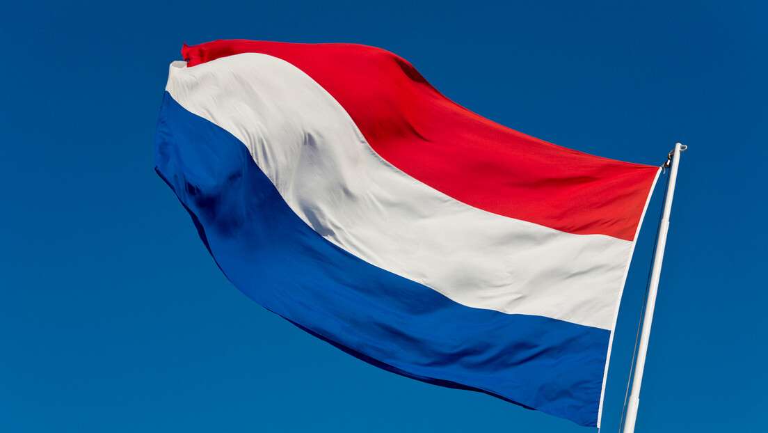 Холандија обећала 250 милиона евра за куповину оружја за Украјину