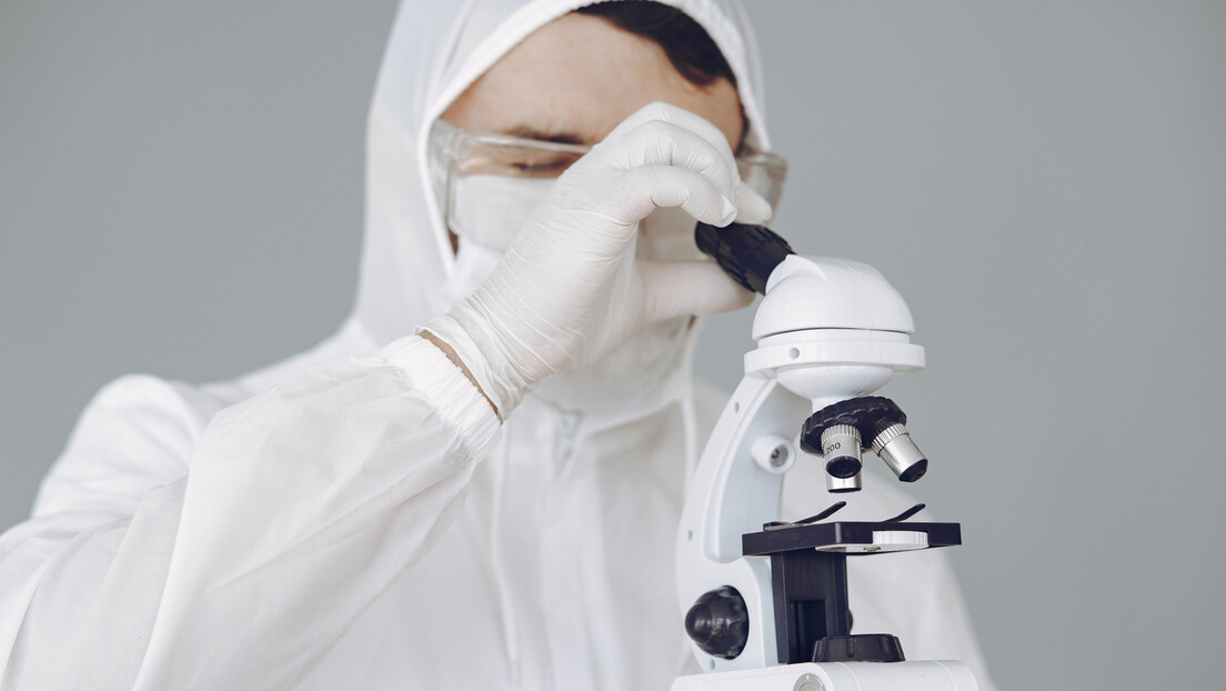 Руски научници развијају нове методе за борбу против рака помоћу АИ