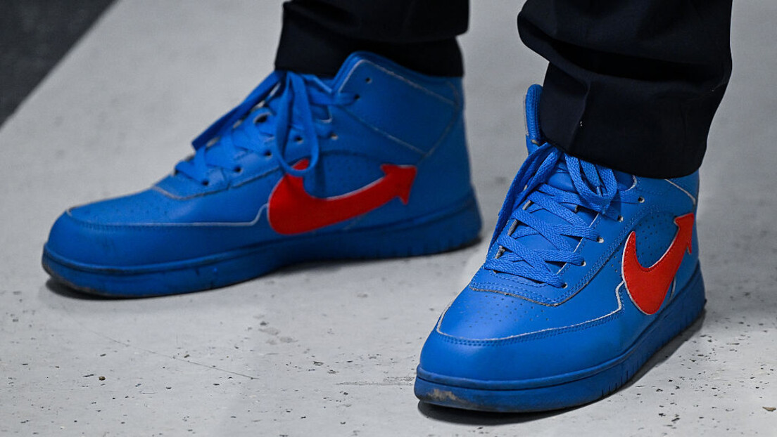 Провокатор или имитатор: АфД се дистанцира од члана који је говорио као Хитлер