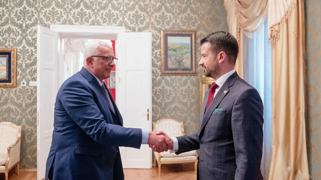 Милатовић Мандићу: Нисам ту да испуњавам музичке жеље