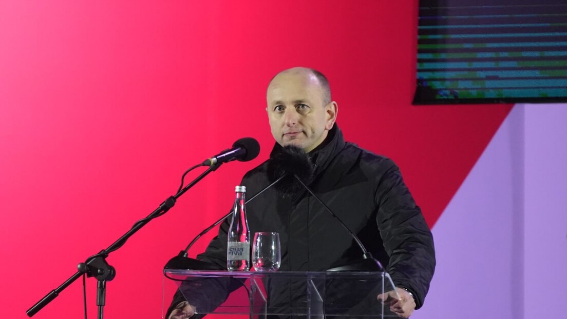 Кнежевић:  Чему ће наша два војника да науче украјинске - како се пије пиво и праве приганице?