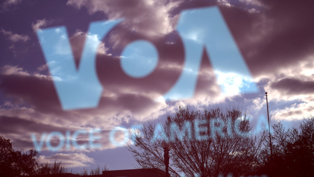 Трамп затвара прекоморске канцеларије и радио станице "Гласа Америке"