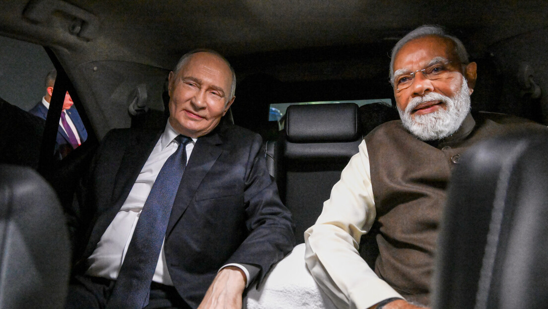 Putin u Indiji: Modi ga pozdravio na ruskom, poseta započela neformalnim sastankom
