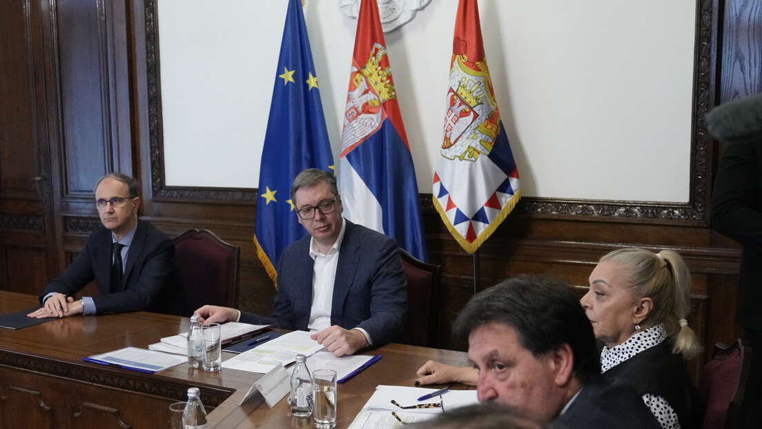 Vučić posle sastanka o NIS-u: Razmotreno više scenarija za zaštitu interesa zemlje
