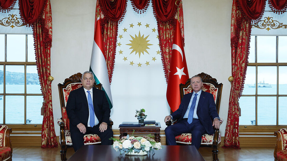 Ердоган и Орбан постигли договор: Турска гарантује транзицију руског гаса ка Мађарској