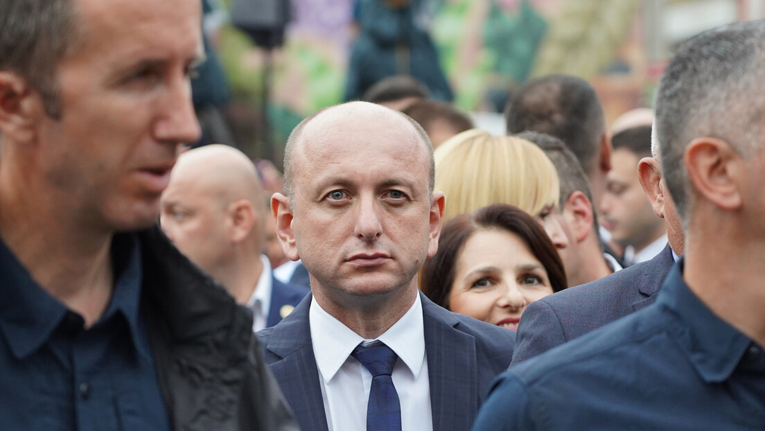 Милан Кнежевић унео "благу дрхтавицу" и у Брисел: Ко застрашује амбасадора Јохана Сатлера