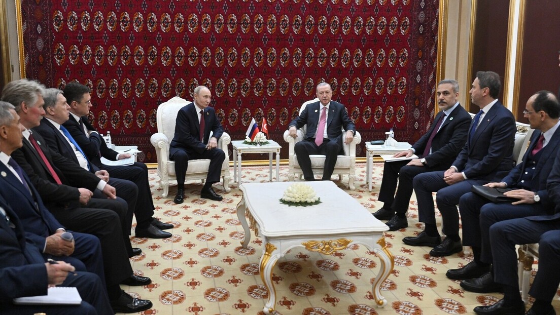 Анкара спремна да буде домаћин преговора о Украјини: О чему су разговарали Путин и Ердоган