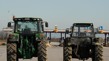 Протести у Грчкој: Пољопривредници поново блокирали прелаз Евзони
