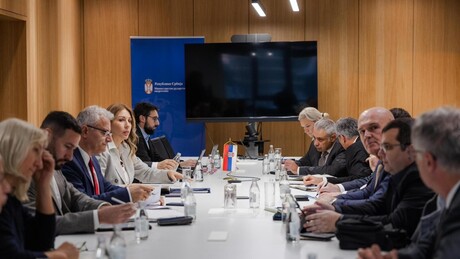 Ђедовић са нафтним компанијама о снабдевању тржишта: Ситуација се мења из часа у час