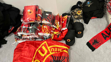 У комбију шверцовао заставу терористичке УЧК: Ухапшен држављанин Албаније у Прокупљу