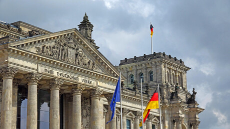 Merc se izvukao za dlaku: Bundestag usvojio reformu penzionog sistema