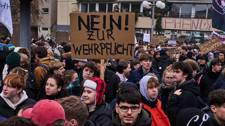 "Ne regrutovanju": Mladi u neće u vojsku, protesti širom Nemačke