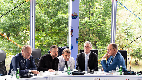 Макрон, Мерц и Стармер разговарали с Трампом о напретку мировног плана за Украјину