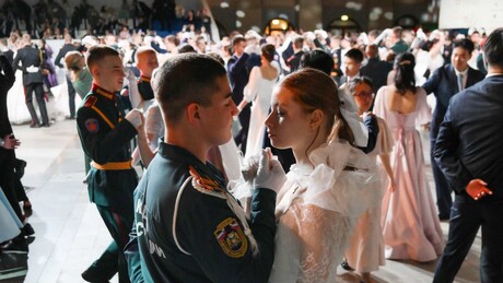 Moskva u ritmu valcera: Kremaljski kadetski bal ispisao rekord i okupio skoro 3,5 hiljade učesnika