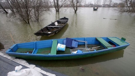У Хрватској се преврнуо чамац са мигрантима – троје погинулих