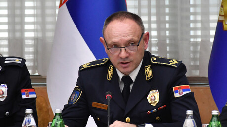 Директор полиције о дојавама о бомбама: Шта се дешава у школама и зашто су стали возови