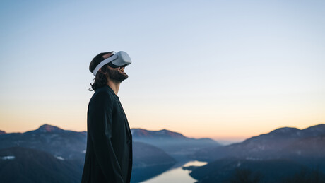 Виртуелна стварност и путовање кроз време: Како ће изгледати туризам будућности