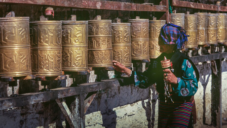 Пијани пред Далај Ламу: Естонска делегација направила скандал током посете тибетанском духовном вођи