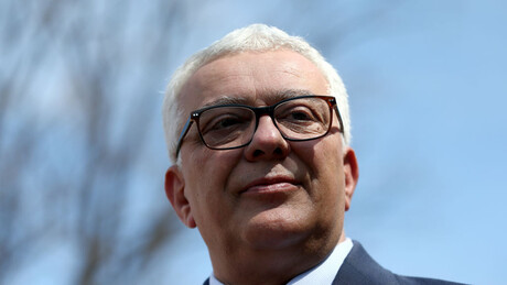 Mandić: Ustav ne označava realno stanje u društvu, upodobiti status srpskog jezika