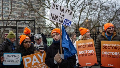 Lekari u Engleskoj započeli štrajk: Da li država može da ispuni njihove zahteve?