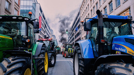 Љути европски фармери на улицама Брисела: Протест против споразума ЕУ-Меркосур