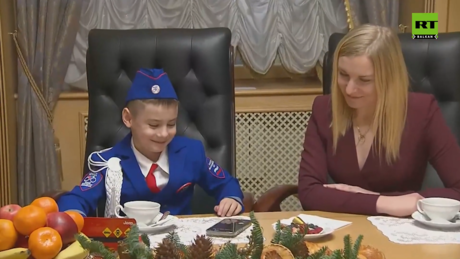 Putin ostvario želje dece: Kako je Timur stigao do Moskve, a Mark se provozao oklopnim transporterom