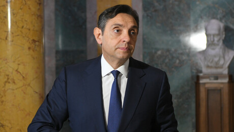 Вулин осудио хапшење Кнежевића: Што је нека земља ближа ЕУ, то је даља од свог народа