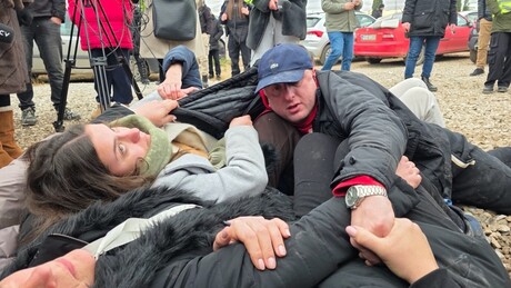 У Ботуну мирно: Најављено ново окупљање због колектора, Кнежевић саопштио када напушта владу