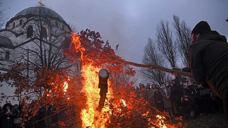 Бадњи дан - дан кад се у кућу уноси срећа, здравље, напредак