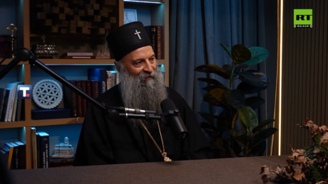 Божићни интервју патријарха Порфирија: Бог је увек на нашој страни