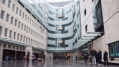 Бастион објективног новинарства: Би-Би-Си забранио новинарима да кажу да су САД киднаповале Мадура