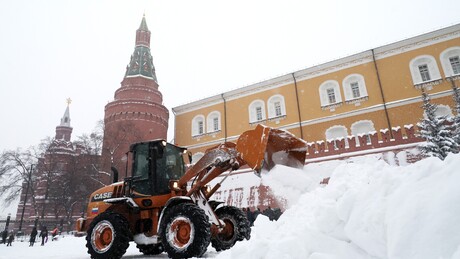 Rekordne snežne padavine u Moskvi: Aerodrom "Šeremetjevo" obustavio dolaske aviona