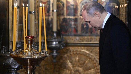 Песков: Путин се традиционално окупао у леденој води за Богојављење