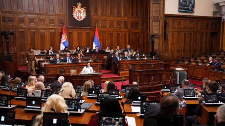 Расправа у Скупштини о захтеву ЕП око посете Србији: Шта је писало на енглеском, а шта на латиници