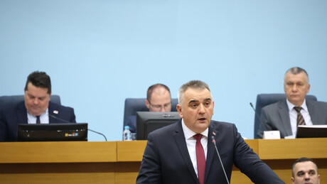 Влада Републике Српске данас ступа на дужност